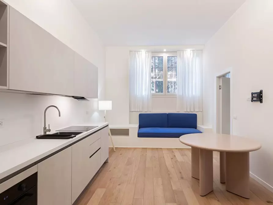 Immagine 2 di Casa trifamiliare in affitto  in Viale Coni Zugna, 6 a Milano