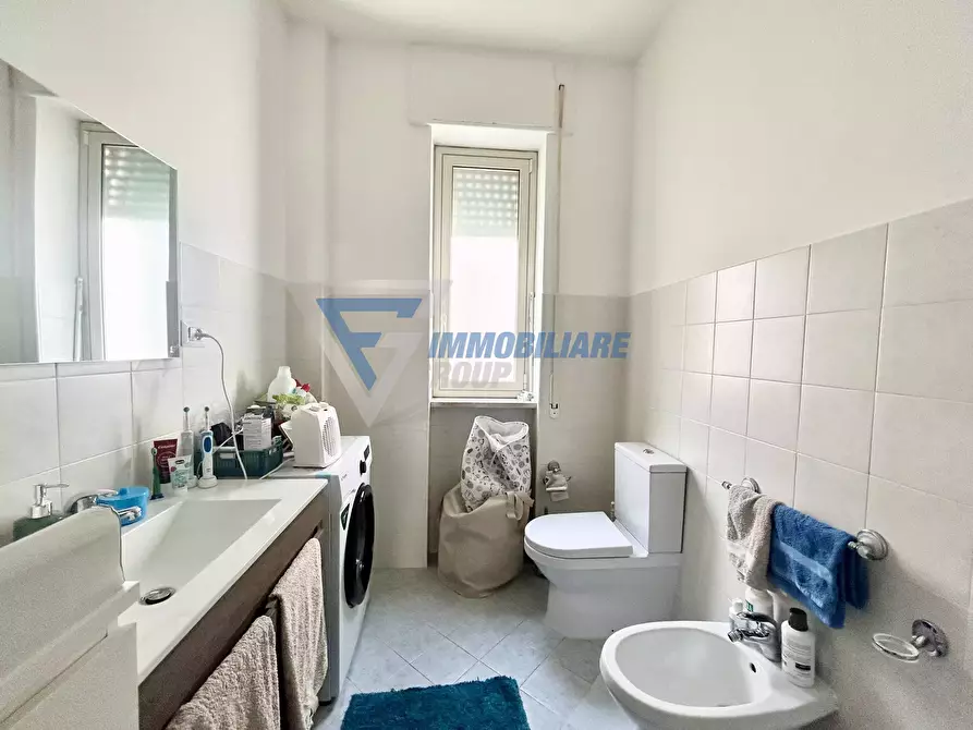 Immagine 8 di Casa trifamiliare in vendita  in Viale Teracati a Siracusa