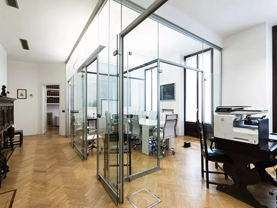 Immagine 2 di Castello in affitto  in Via Spadari a Milano