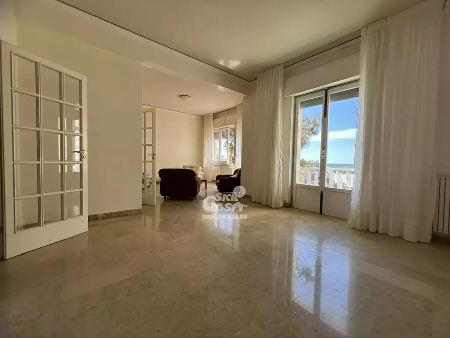 Immagine 2 di Casa trifamiliare in vendita  a Marsala