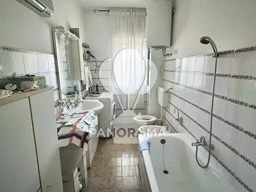 Immagine 6 di Casa trifamiliare in vendita  in Via Vito La Rocca a Alcamo