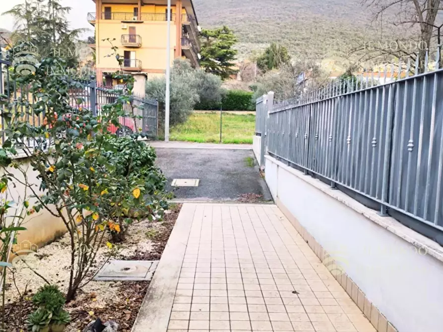 Immagine 3 di Casa trifamiliare in vendita  in Via Pietro Nenni, snc. a Palombara Sabina