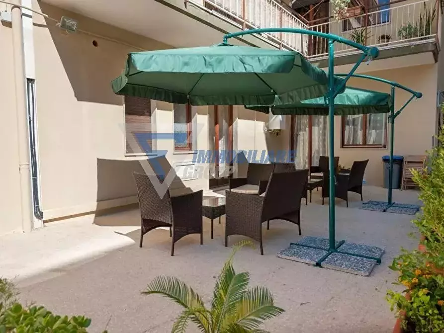 Immagine 14 di Casa trifamiliare in vendita  in Viale Epipoli a Siracusa