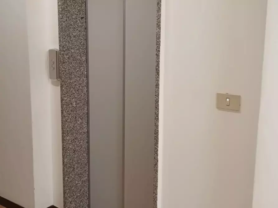 Immagine 3 di Castello in vendita  a Conegliano