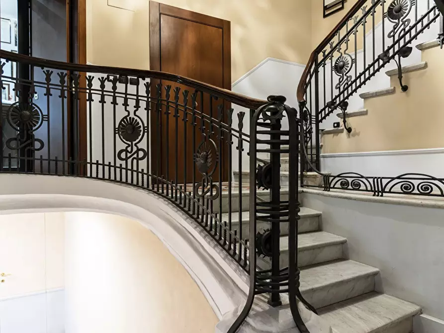 Immagine 23 di Castello in affitto  in Via Spadari a Milano