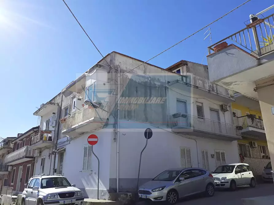 Immagine 2 di Casa trifamiliare in vendita  in VIA PARINI a Buccheri