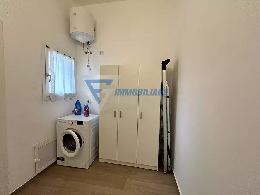 Immagine 4 di Casa trifamiliare in vendita  a Siracusa