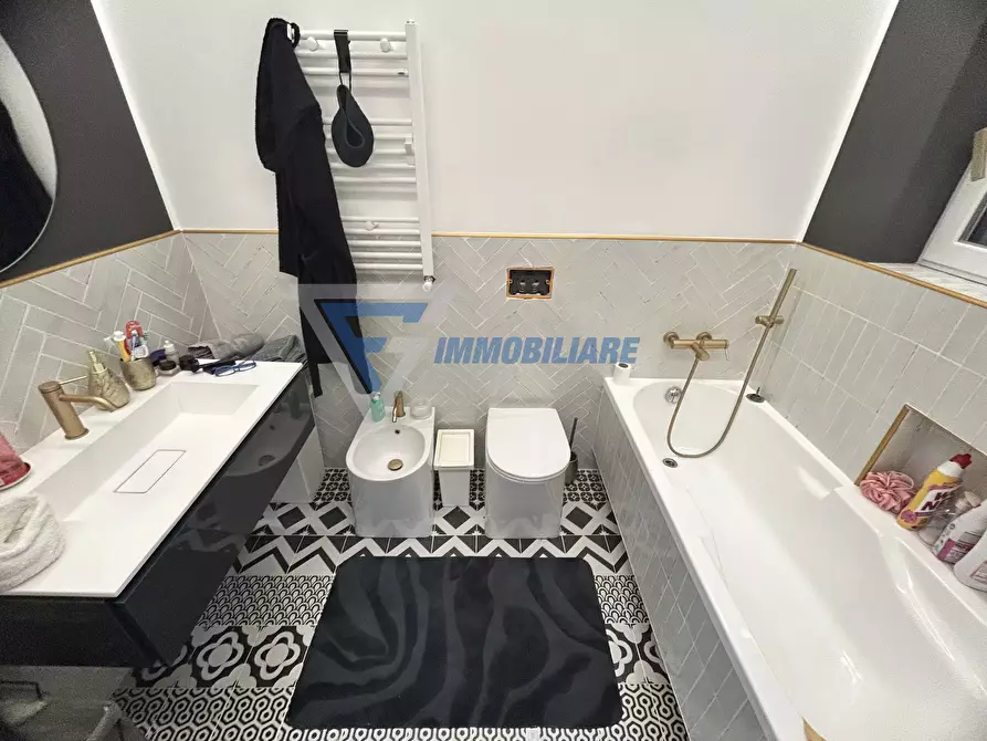 Immagine 12 di Casa trifamiliare in vendita  in Viale Santa Panagia a Siracusa