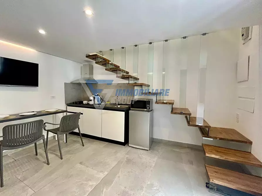 Immagine 2 di Casa trifamiliare in vendita  in VIA ALBANIA a Siracusa