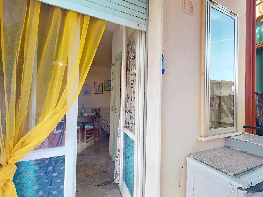 Immagine 19 di Casa trifamiliare in vendita  in Corso Leonardo da Vinci 6 a Borghetto Santo Spirito