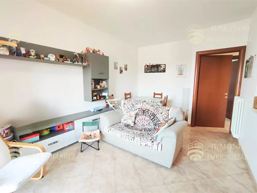 Immagine 3 di Casa trifamiliare in vendita  a Casape