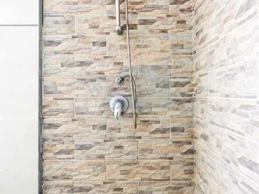 Immagine 14 di Casa trifamiliare in vendita  in via Bainsizza a Siracusa