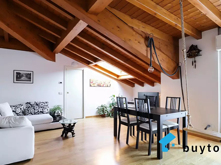 Immagine 2 di Casa trifamiliare in vendita  in Via Cristoforo Colombo, 4 a Villasanta