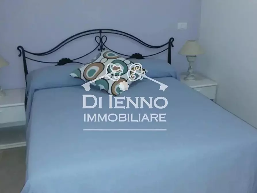 Immagine 1 di Casa trifamiliare in vendita  in via Tinelli a Roma