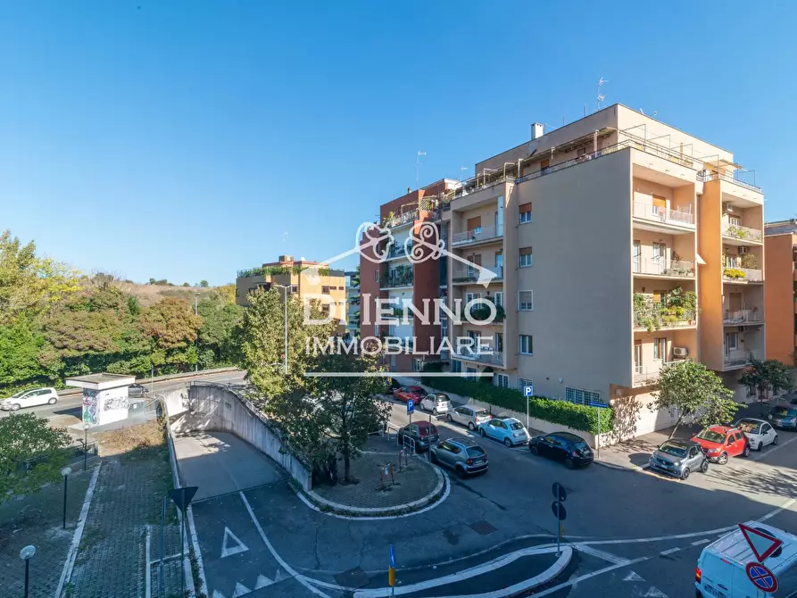 Immagine 8 di Casa trifamiliare in vendita  a Roma