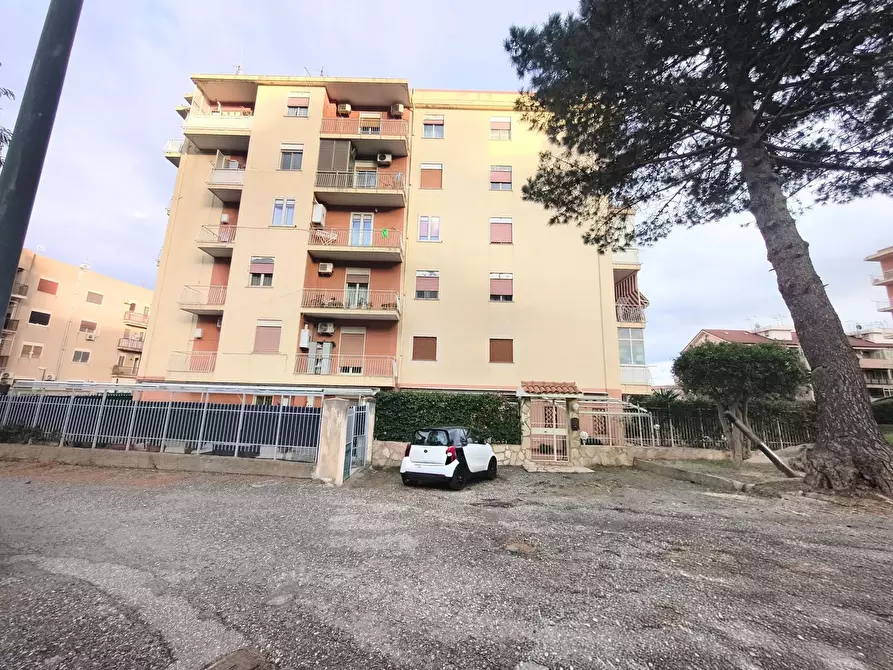 Immagine 10 di Casa trifamiliare in vendita  in Via Giorgio La Pira, 34 a Messina