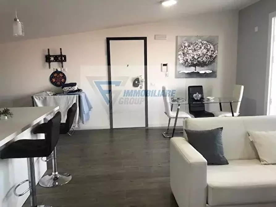 Immagine 3 di Casa trifamiliare in vendita  in Viale Edoardo Garrone a Buccheri