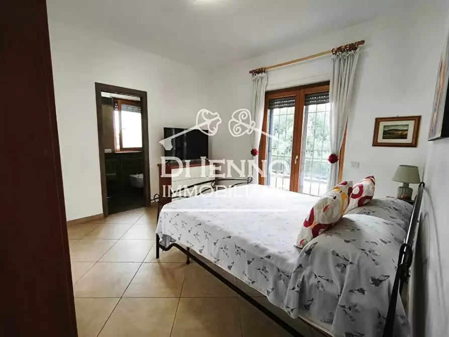 Immagine 30 di Casa trifamiliare in vendita  in Largo Ines Bedeschi a Roma