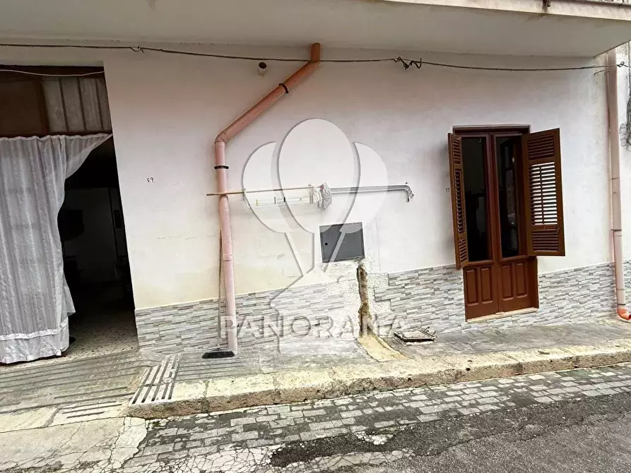 Immagine 2 di Casa trifamiliare in vendita  in Via della Regione, 61 a Balestrate