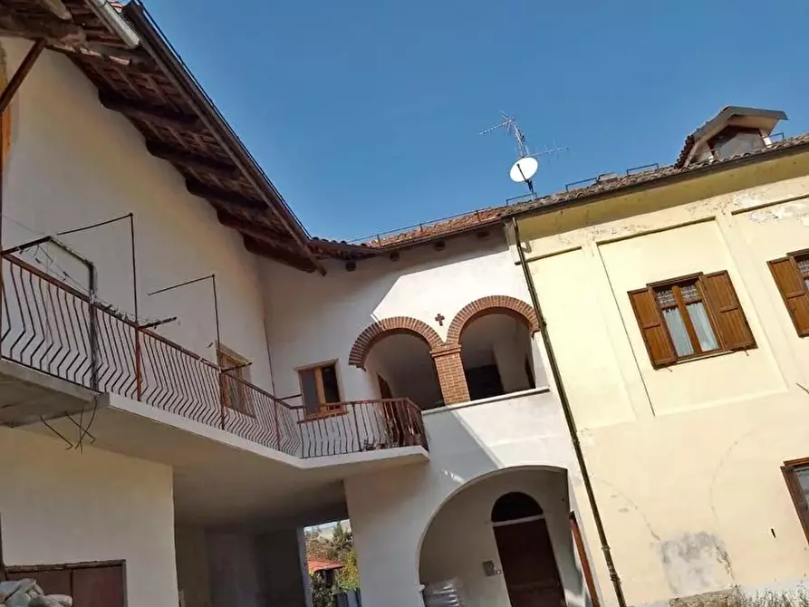 Immagine 11 di Casa trifamiliare in vendita  a Dogliani