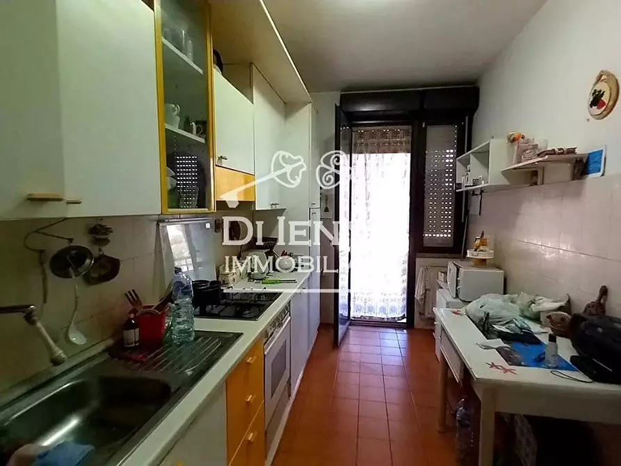 Immagine 11 di Casa trifamiliare in vendita  in Via Valbondione a Roma