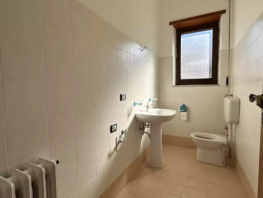 Immagine 19 di Casa trifamiliare in vendita  in Viale della Repubblica, 34 a Altomonte