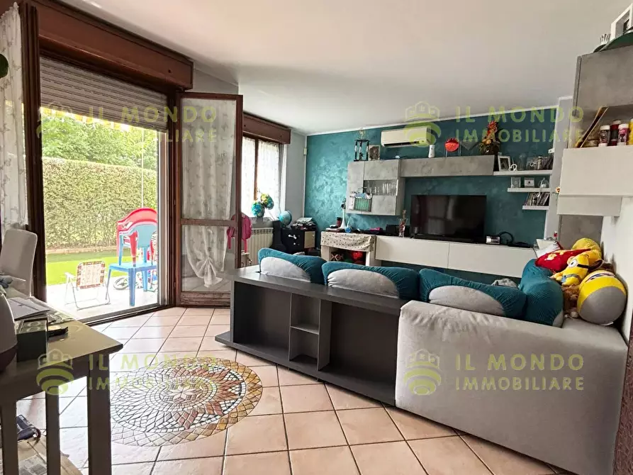 Immagine 4 di Casa trifamiliare in vendita  in Via Fratelli Cervi, 8. a Paullo