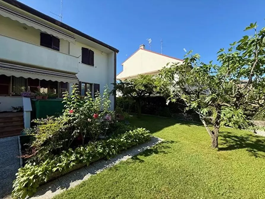 Immagine 21 di Terreno edificabile in vendita  a Conegliano