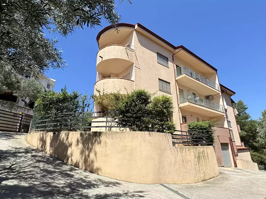 Immagine 27 di Casa trifamiliare in vendita  in Contrada Muoio Piccolo, 40 a Cosenza