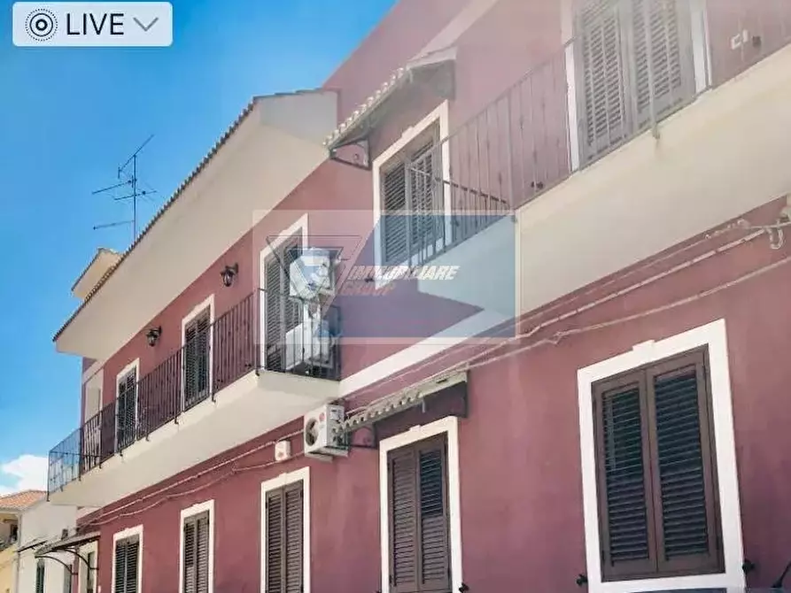 Immagine 1 di Casa trifamiliare in vendita  in Via Maria Carmela Gargallo a Buccheri