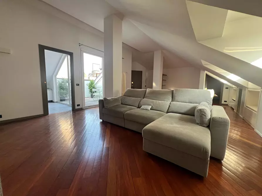 Immagine 2 di Casa trifamiliare in affitto  in Via della Moscova, 10 a Milano