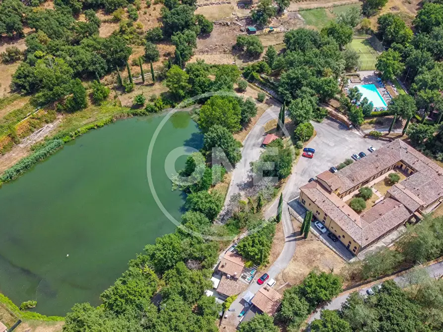 Immagine 1 di Casa trifamiliare in vendita  a Castel Del Piano