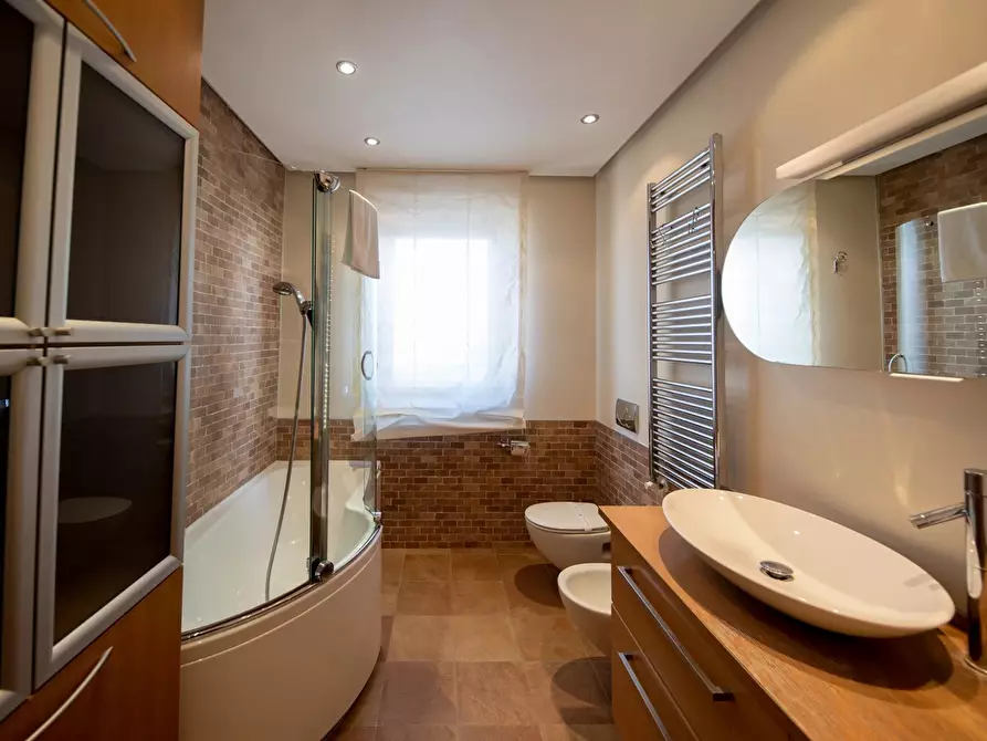 Immagine 11 di Casa trifamiliare in vendita  in Vico XX Vittorio Emanuele.19 a Bari