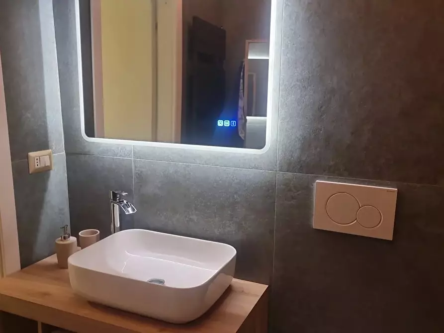 Immagine 28 di Casa trifamiliare in affitto  in Via Giuseppe Luosi a Milano