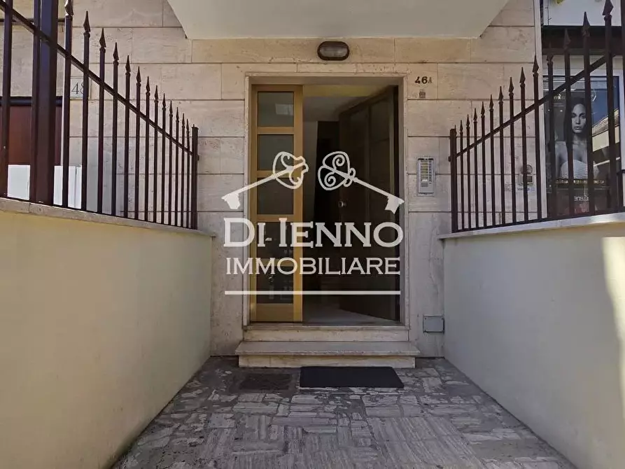 Immagine 2 di Casa trifamiliare in vendita  in Via Bernardo Minozzi a Roma