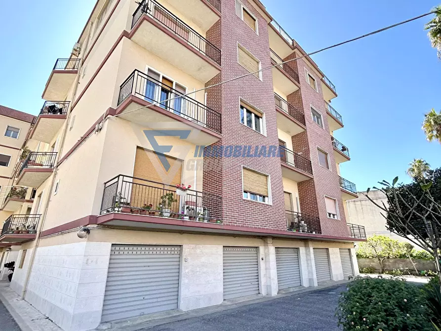 Immagine 11 di Casa trifamiliare in vendita  in Via Augusta a Siracusa