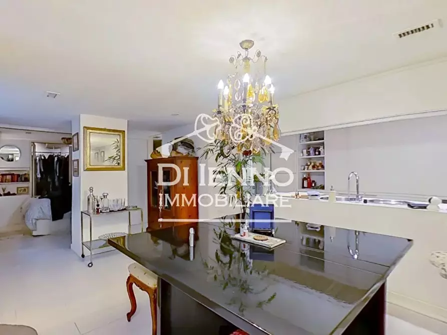 Immagine 12 di Casa trifamiliare in vendita  in Via dei Colli della Farnesina a Roma