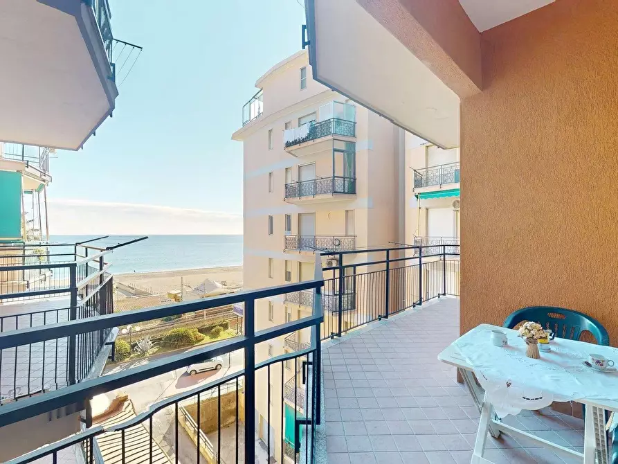 Immagine 13 di Casa trifamiliare in vendita  in Corso Europa 31 a Borghetto Santo Spirito