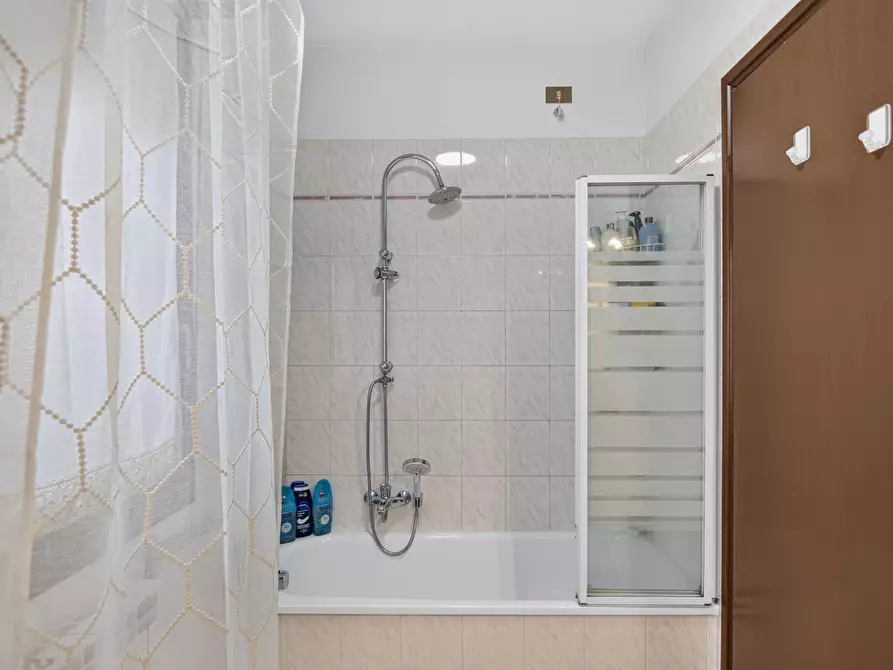 Immagine 19 di Casa trifamiliare in affitto  a Fosso'