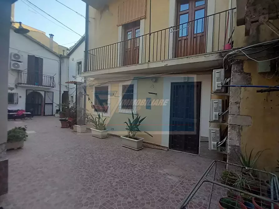 Immagine 8 di Casa trifamiliare in vendita  in via del crocifisso a Siracusa