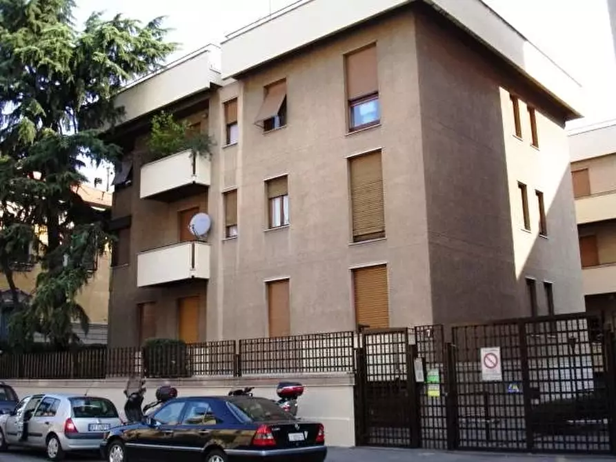 Immagine 44 di Casa trifamiliare in affitto  in Via Monferrato a Milano