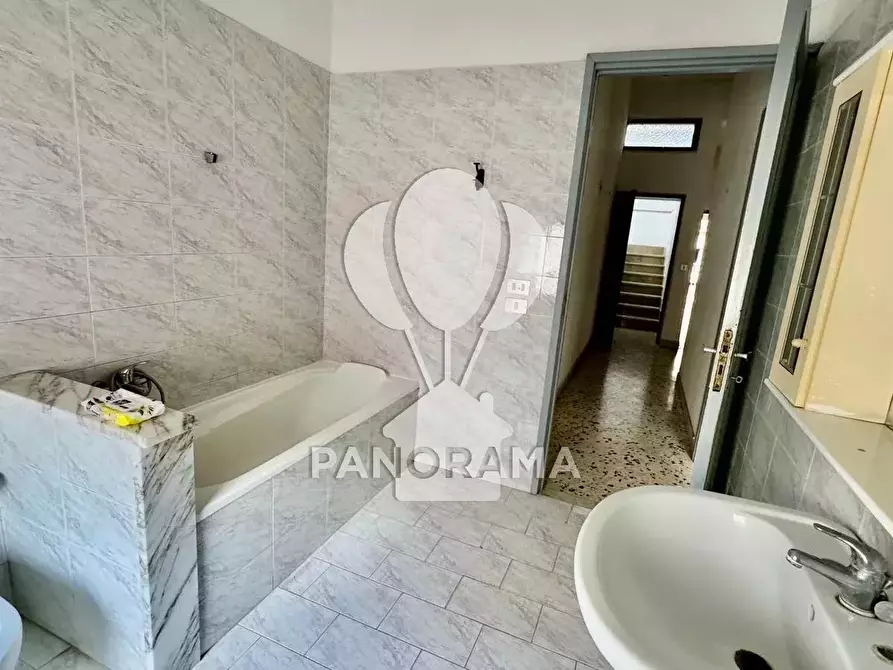 Immagine 24 di Casa trifamiliare in vendita  in Via Principe Amedeo a Balestrate