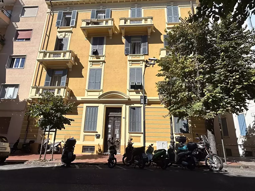 Immagine 10 di Casa trifamiliare in vendita  a Ventimiglia