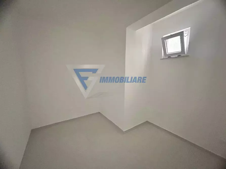 Immagine 7 di Casa trifamiliare in vendita  in via monte bianco a Siracusa