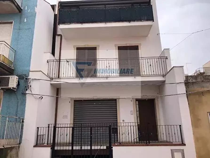 Immagine 3 di Casa trifamiliare in vendita  in Via dell'Indipendenza a Siracusa