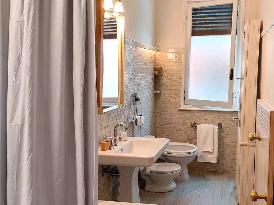 Immagine 21 di Casa trifamiliare in vendita  in Piazza Cavour a Chiavari