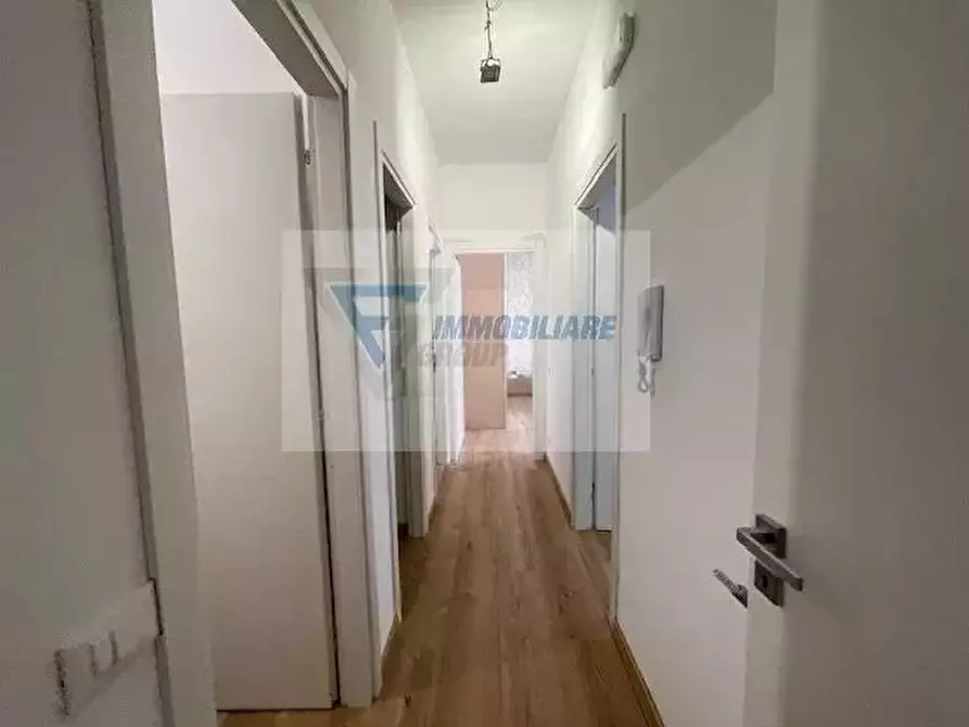 Immagine 21 di Casa trifamiliare in vendita  in Viale Vittorio Veneto a Floridia