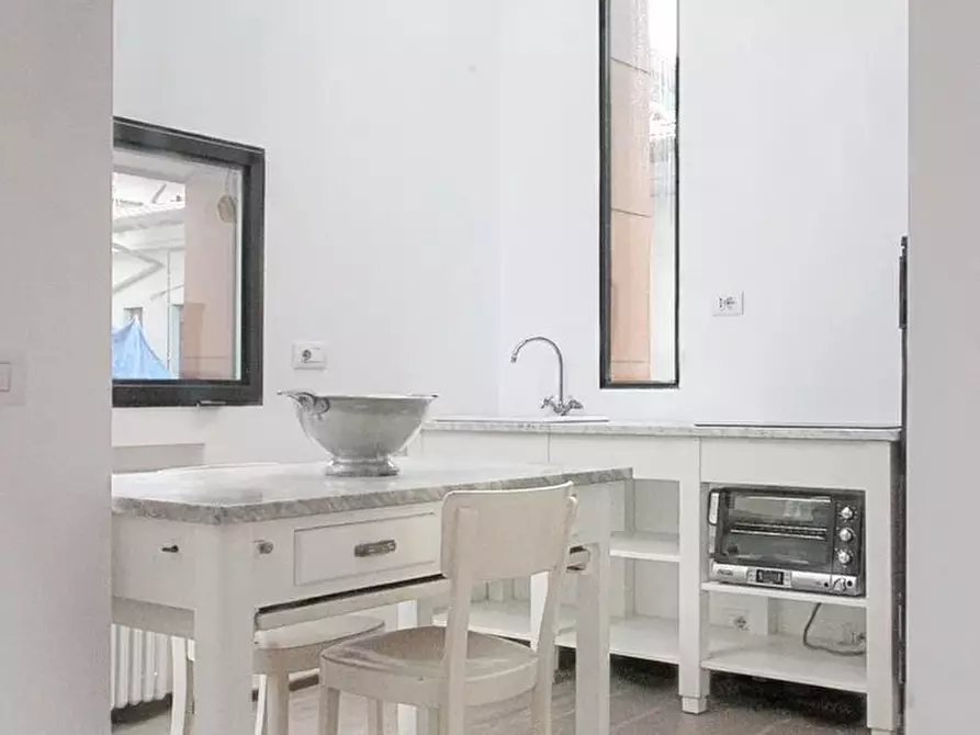 Immagine 9 di Casa trifamiliare in affitto  in PIAZZA DERGANO, 3. a Milano