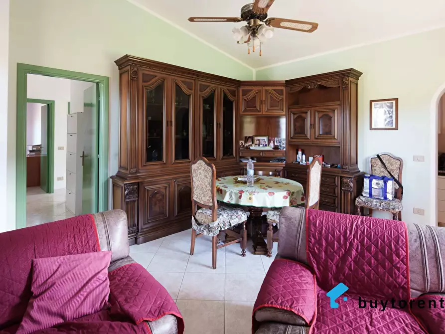 Immagine 5 di Casa trifamiliare in vendita  in Strada Comunale Magomadas - Turas a Birori