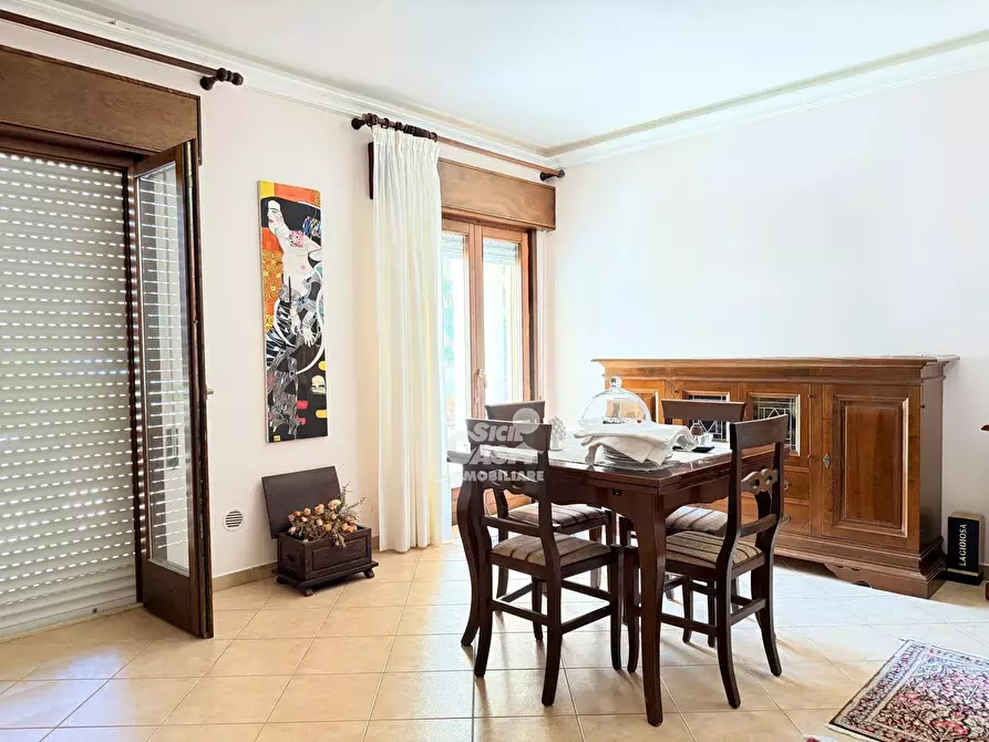 Immagine 2 di Casa trifamiliare in vendita  a Marsala